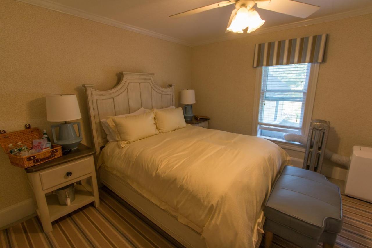 Inn At Tyler Hill Экстерьер фото